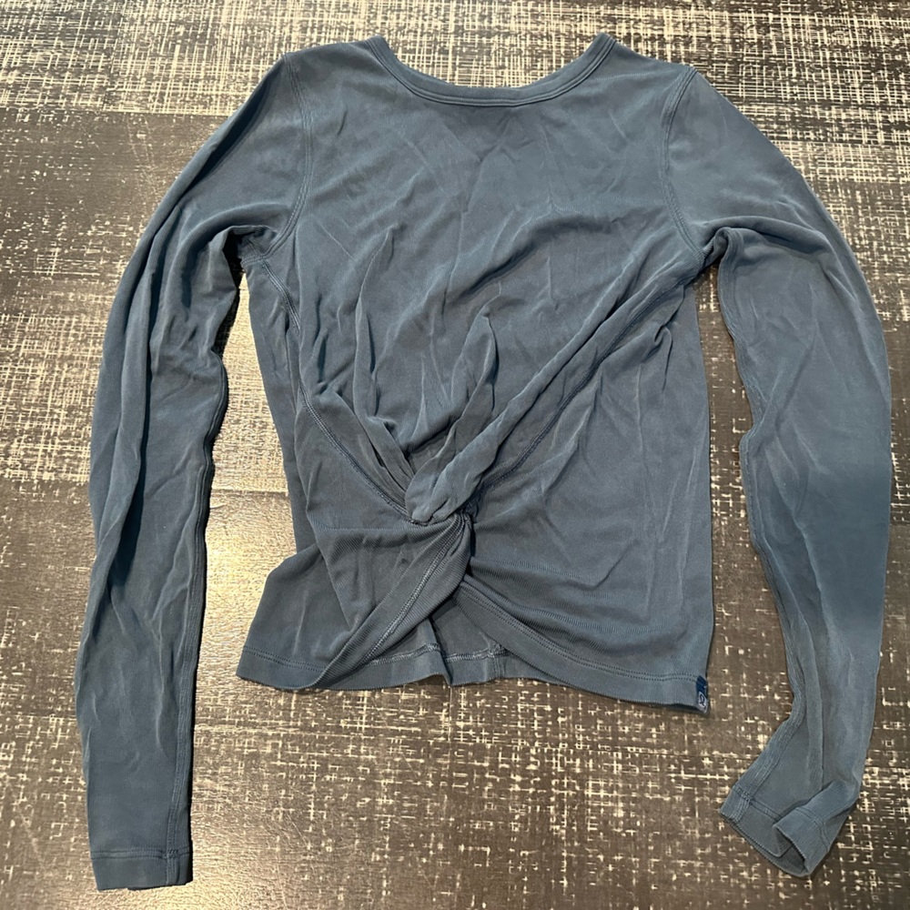 Lululemon Modal front-twist long sleeve shirts